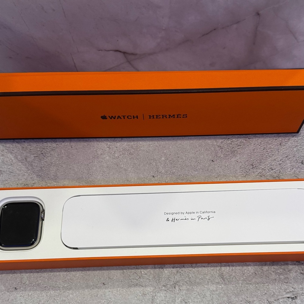 Apple Hermès Orange Watch Box - Picture 2 of 8